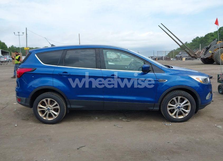 Photo 13 of 2019 Ford Escape SE (VIN 1FMCU9GDXKUA64679)