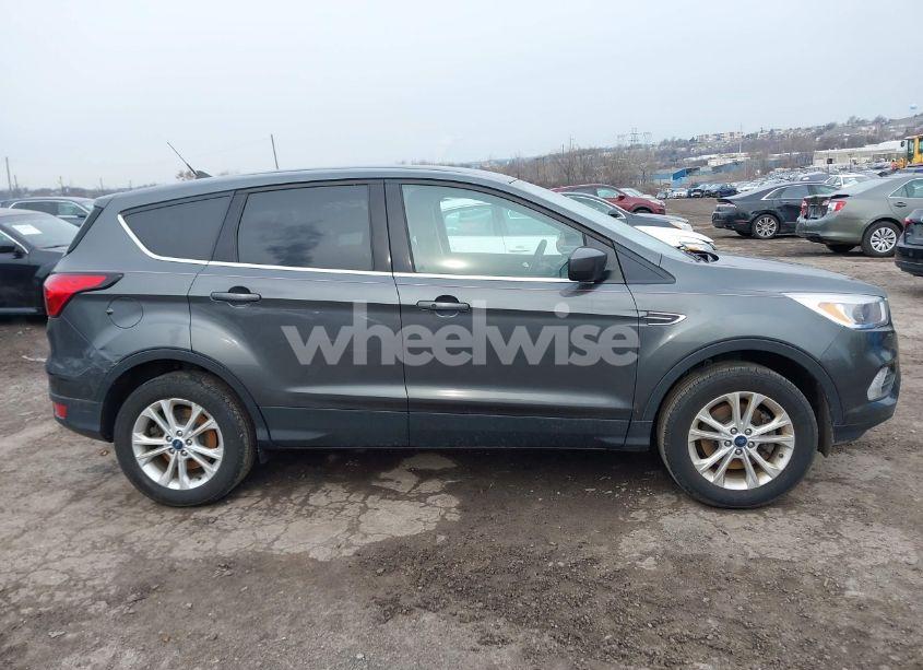 Photo 12 of 2019 Ford Escape SE (VIN 1FMCU9GDXKUA66917)