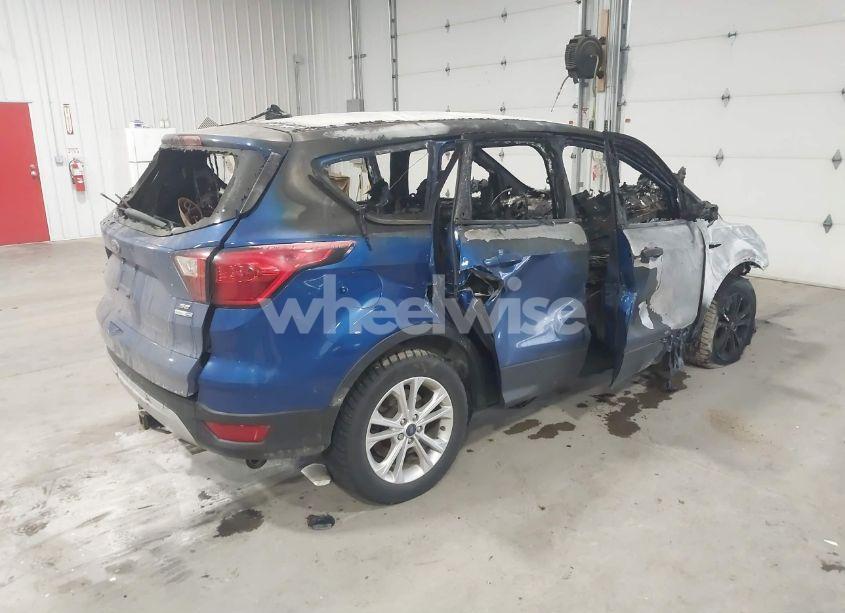 Photo 4 of 2019 Ford Escape SE (VIN 1FMCU9GDXKUB16733)