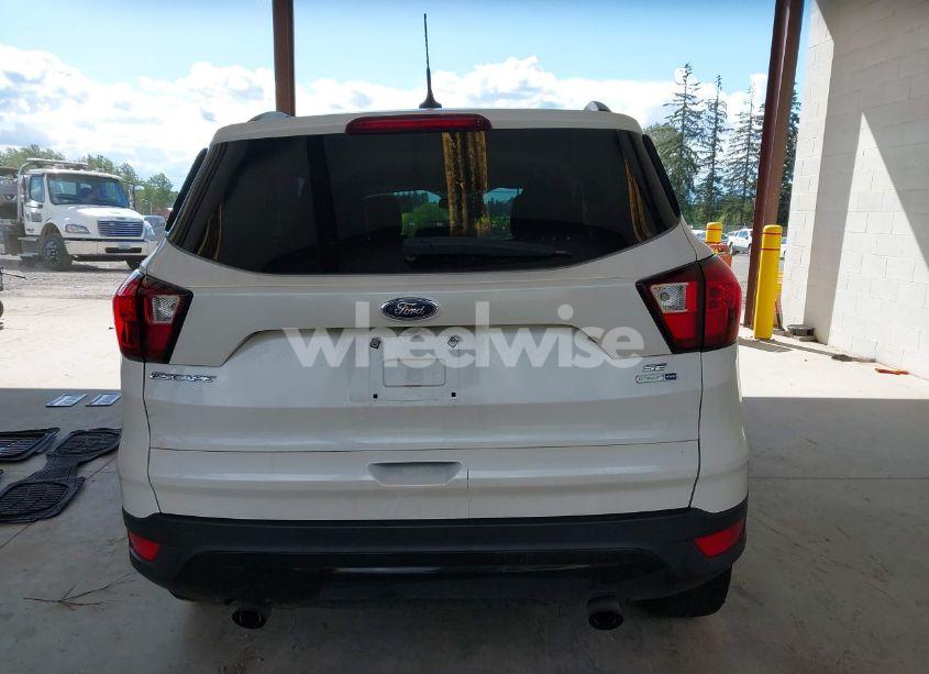 Photo 17 of 2019 Ford Escape SE (VIN 1FMCU9GDXKUB63437)