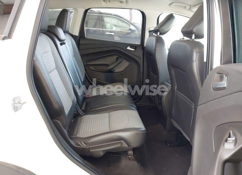 Photo 8 of 2019 Ford Escape SE (VIN 1FMCU9GDXKUB63437)