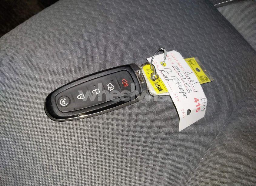 Photo 11 of 2019 Ford Escape SE (VIN 1FMCU9GDXKUC00454)