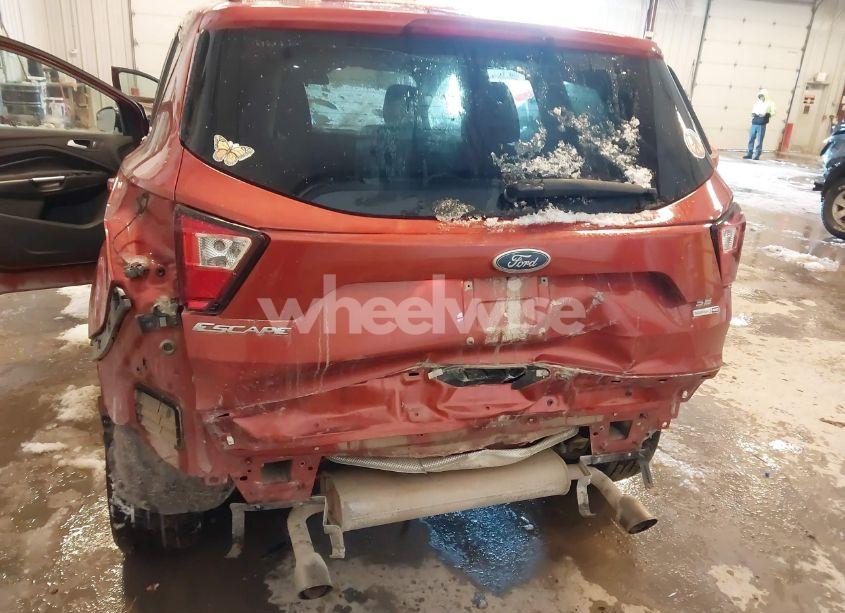 Photo 6 of 2019 Ford Escape SE (VIN 1FMCU9GDXKUC00454)