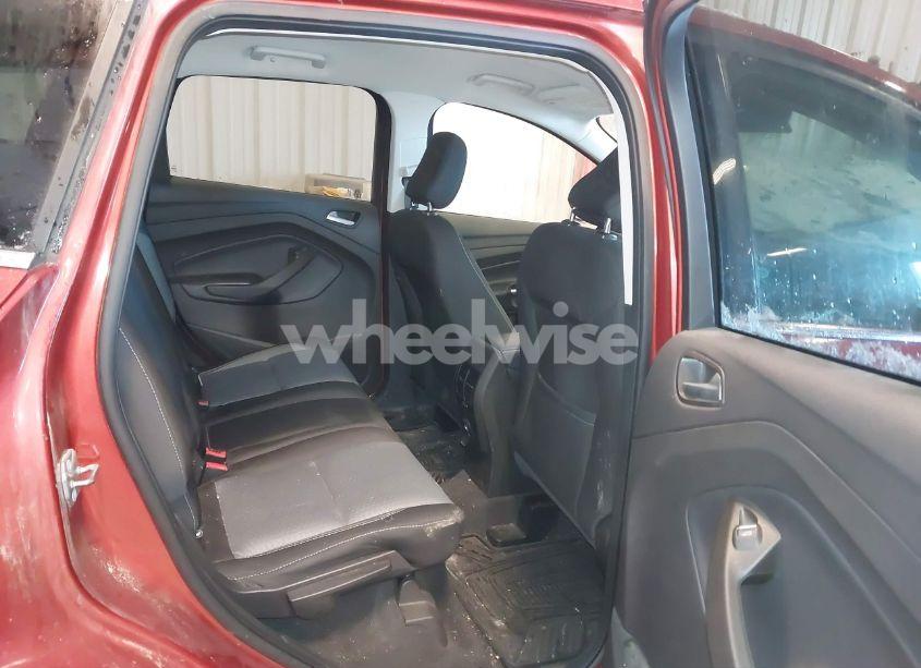 Photo 8 of 2019 Ford Escape SE (VIN 1FMCU9GDXKUC00454)