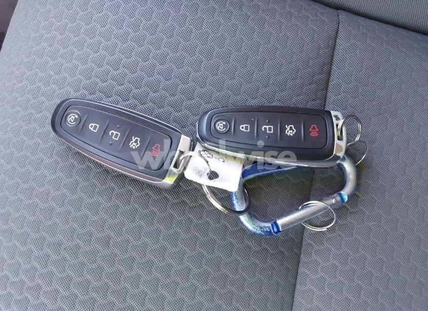 Photo 11 of 2019 Ford Escape SE (VIN 1FMCU9GDXKUC06609)