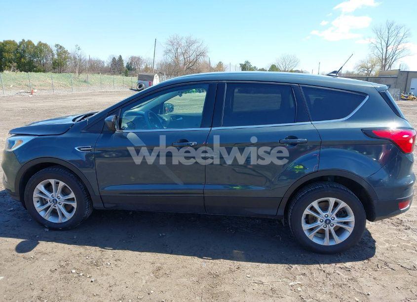 Photo 14 of 2019 Ford Escape SE (VIN 1FMCU9GDXKUC06609)