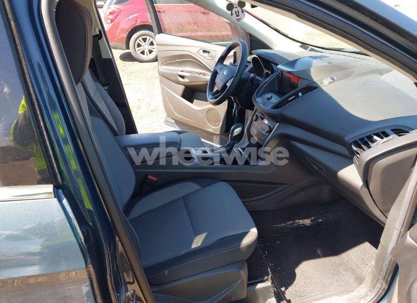 Photo 5 of 2019 Ford Escape SE (VIN 1FMCU9GDXKUC06609)