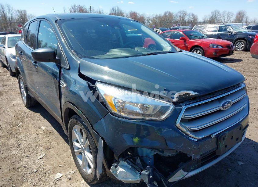 Photo 6 of 2019 Ford Escape SE (VIN 1FMCU9GDXKUC06609)