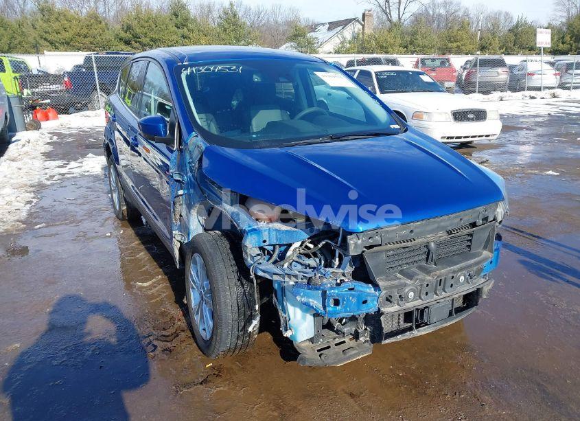 2019 Ford Escape SE (VIN 1FMCU9GDXKUC47662) main photo