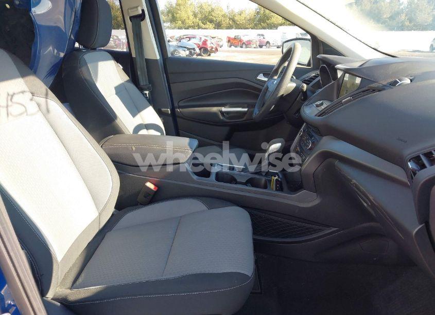 Photo 5 of 2019 Ford Escape SE (VIN 1FMCU9GDXKUC47662)