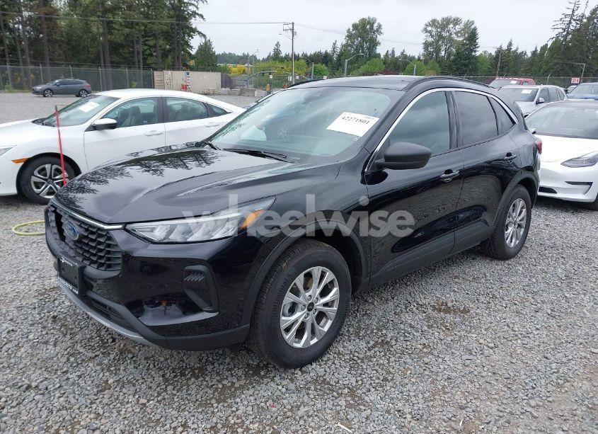 Photo 2 of 2024 Ford Escape ACTIVE (VIN 1FMCU9GN1RUB27879)