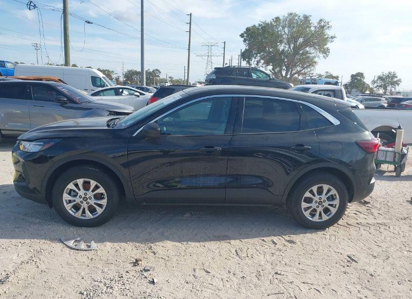 Photo 14 of 2024 Ford Escape ACTIVE (VIN 1FMCU9GN2RUB10587)