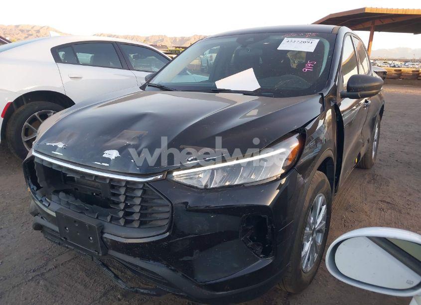 Photo 2 of 2025 Ford Escape ACTIVE (VIN 1FMCU9GN2SUA82411)