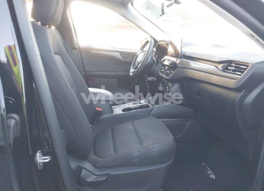 Photo 5 of 2025 Ford Escape ACTIVE (VIN 1FMCU9GN2SUA82411)