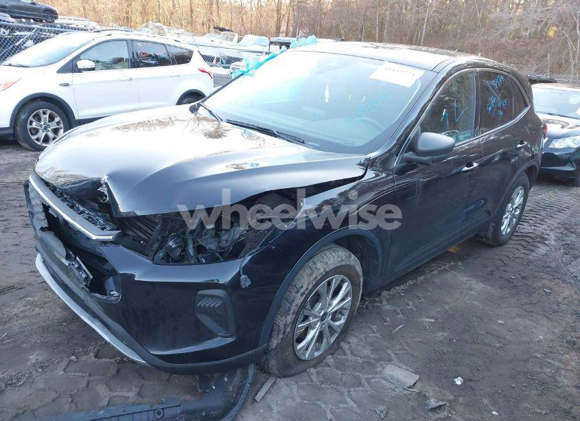 Photo 2 of 2023 Ford Escape ACTIVE (VIN 1FMCU9GN3PUA11757)