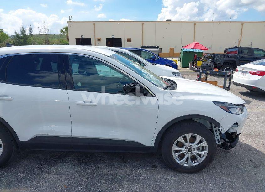 Photo 18 of 2024 Ford Escape ACTIVE (VIN 1FMCU9GN4RUA24519)