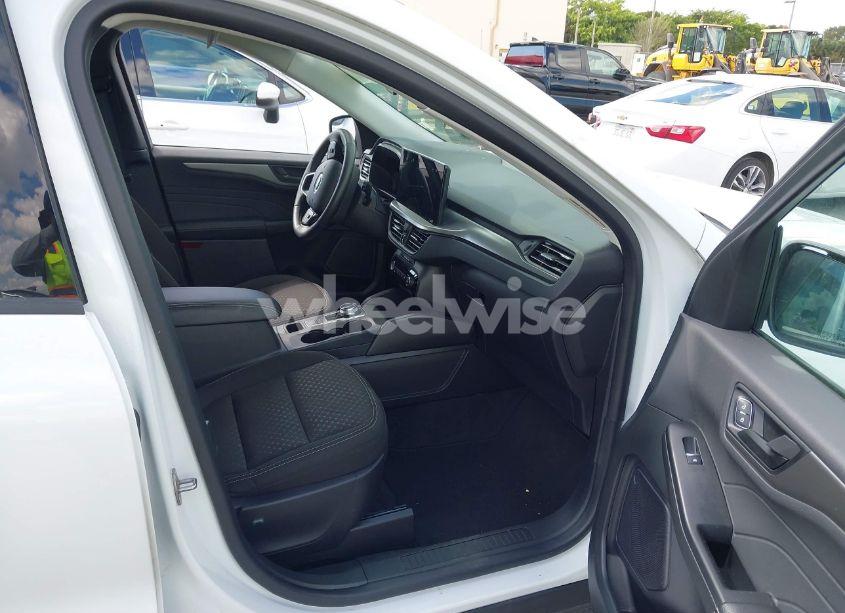 Photo 5 of 2024 Ford Escape ACTIVE (VIN 1FMCU9GN4RUA24519)