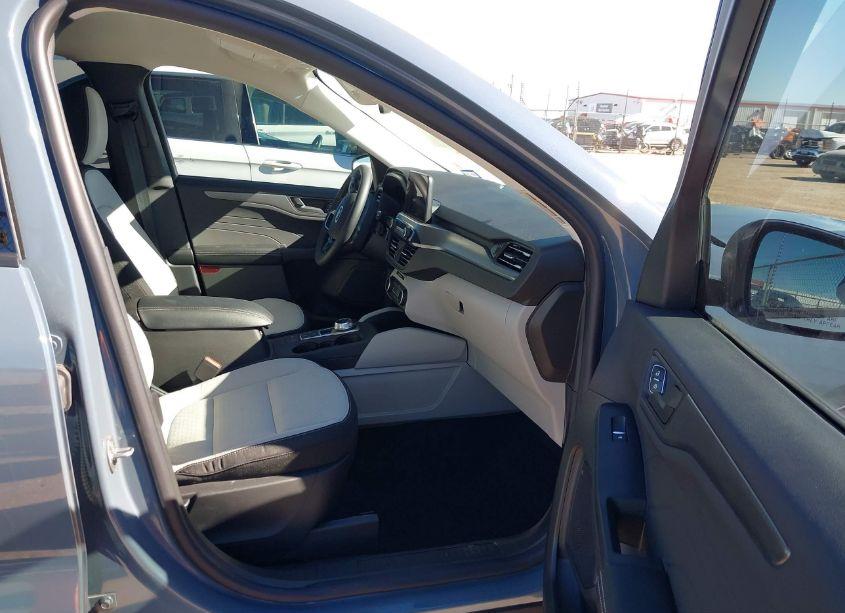 Photo 5 of 2024 Ford Escape ACTIVE (VIN 1FMCU9GN4RUB45745)