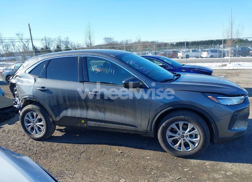 Photo 13 of 2024 Ford Escape ACTIVE (VIN 1FMCU9GN4RUB45891)