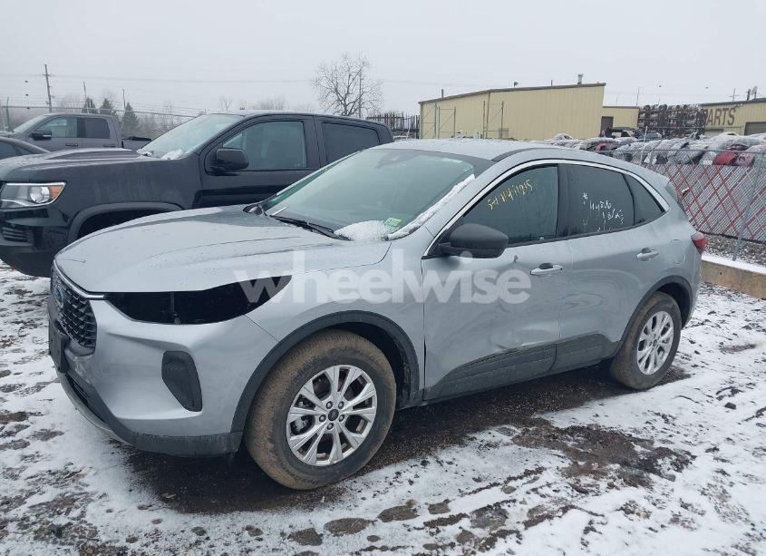 Photo 2 of 2024 Ford Escape ACTIVE (VIN 1FMCU9GN5RUA23556)