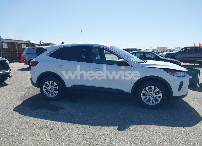 Photo 13 of 2024 Ford Escape ACTIVE (VIN 1FMCU9GN5RUA74068)