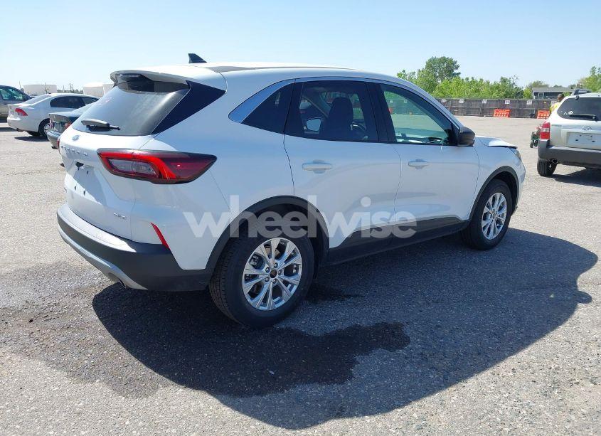 Photo 4 of 2024 Ford Escape ACTIVE (VIN 1FMCU9GN5RUA74068)