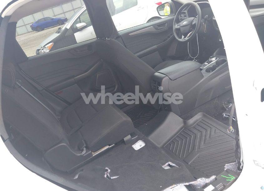 Photo 8 of 2024 Ford Escape ACTIVE (VIN 1FMCU9GN6RUA37577)