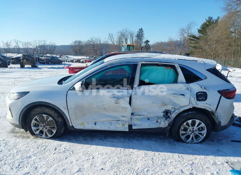 Photo 15 of 2023 Ford Escape ACTIVE (VIN 1FMCU9GN7PUB42996)