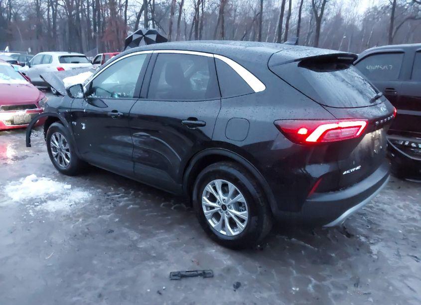 Photo 3 of 2024 Ford Escape ACTIVE (VIN 1FMCU9GN9RUB60435)