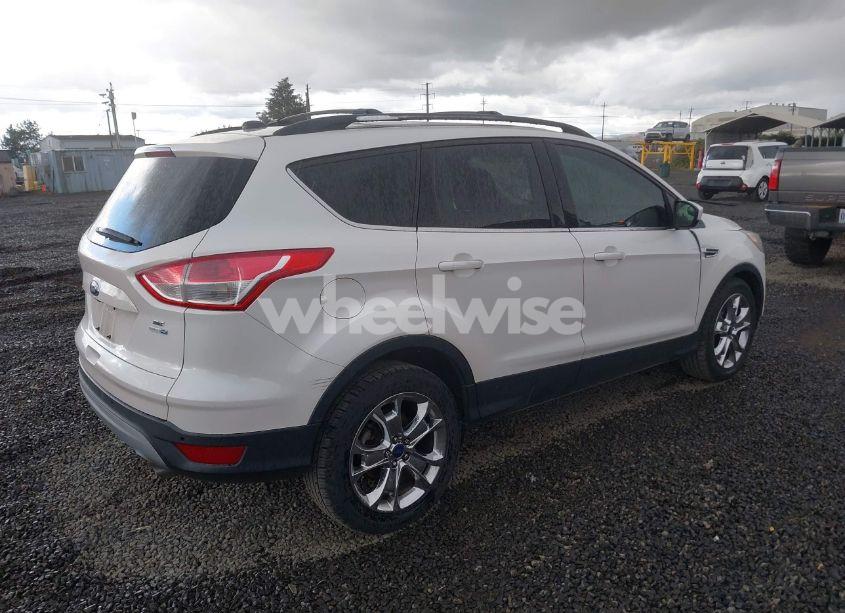 Photo 4 of 2014 Ford Escape SE (VIN 1FMCU9GX0EUA22780)