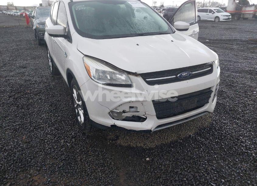 Photo 6 of 2014 Ford Escape SE (VIN 1FMCU9GX0EUA22780)