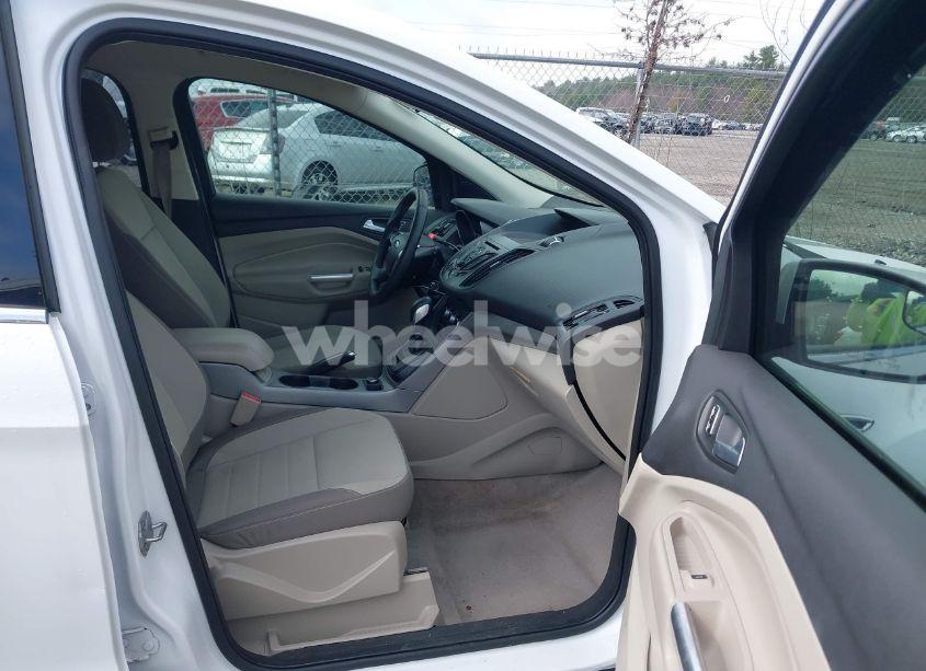 Photo 5 of 2014 Ford Escape SE (VIN 1FMCU9GX0EUC01398)