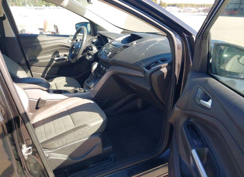 Photo 5 of 2015 Ford Escape SE (VIN 1FMCU9GX0FUA38835)