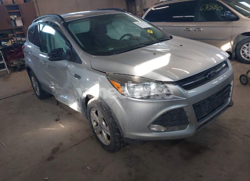 2015 Ford Escape SE (VIN 1FMCU9GX0FUB21102) main photo
