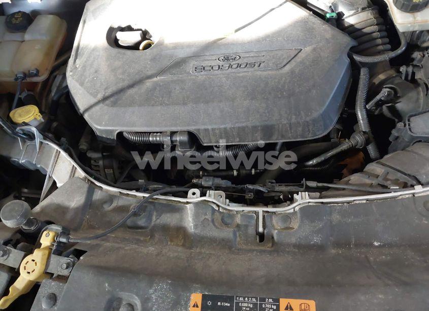 Photo 10 of 2015 Ford Escape SE (VIN 1FMCU9GX0FUB21102)