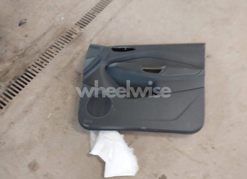 Photo 12 of 2015 Ford Escape SE (VIN 1FMCU9GX0FUB21102)