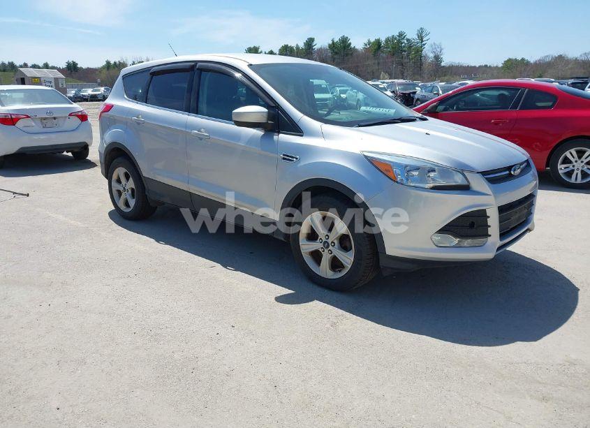 2015 Ford Escape SE (VIN 1FMCU9GX0FUB99881) main photo