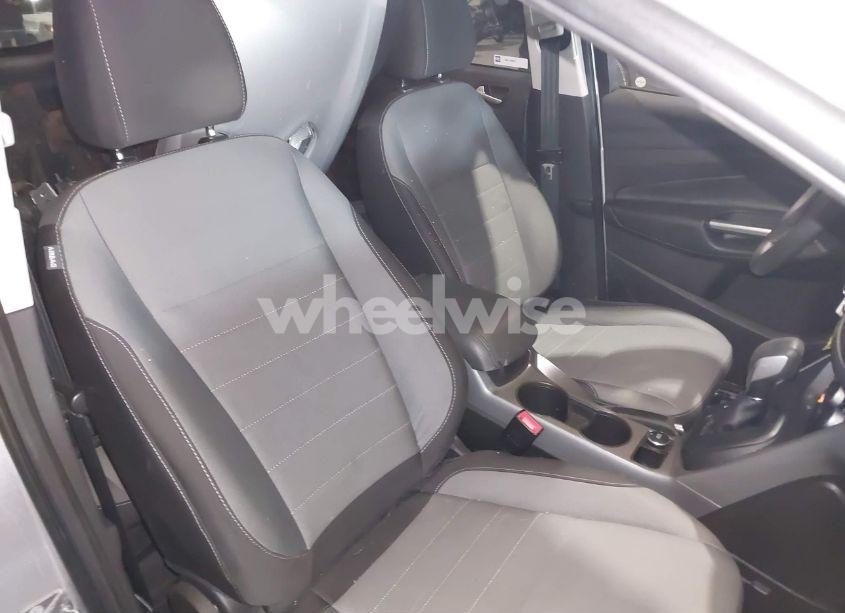 Photo 8 of 2016 Ford Escape SE (VIN 1FMCU9GX0GUA01754)