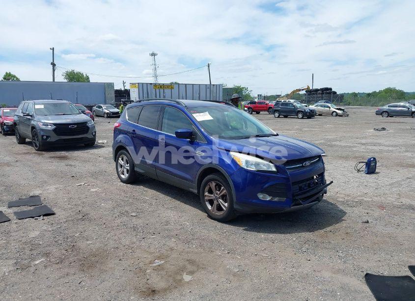 2016 Ford Escape SE (VIN 1FMCU9GX0GUA76647) main photo