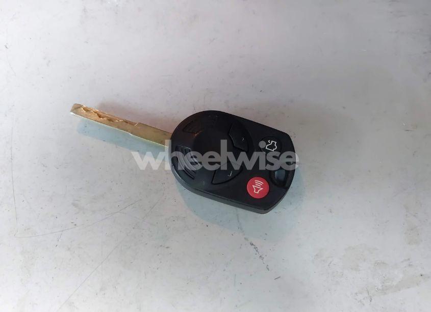 Photo 11 of 2016 Ford Escape SE (VIN 1FMCU9GX0GUB04849)