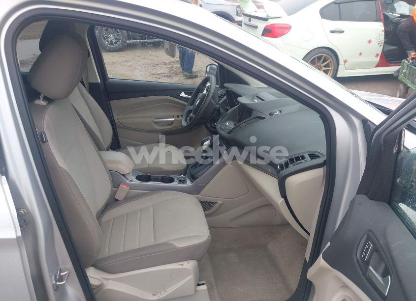 Photo 5 of 2016 Ford Escape SE (VIN 1FMCU9GX0GUB55056)