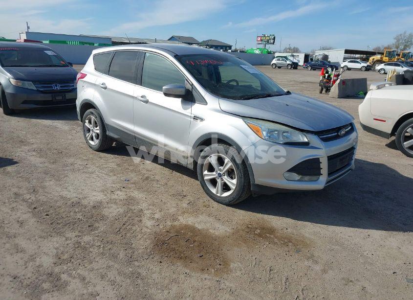 2016 Ford Escape SE (VIN 1FMCU9GX0GUB74514) main photo