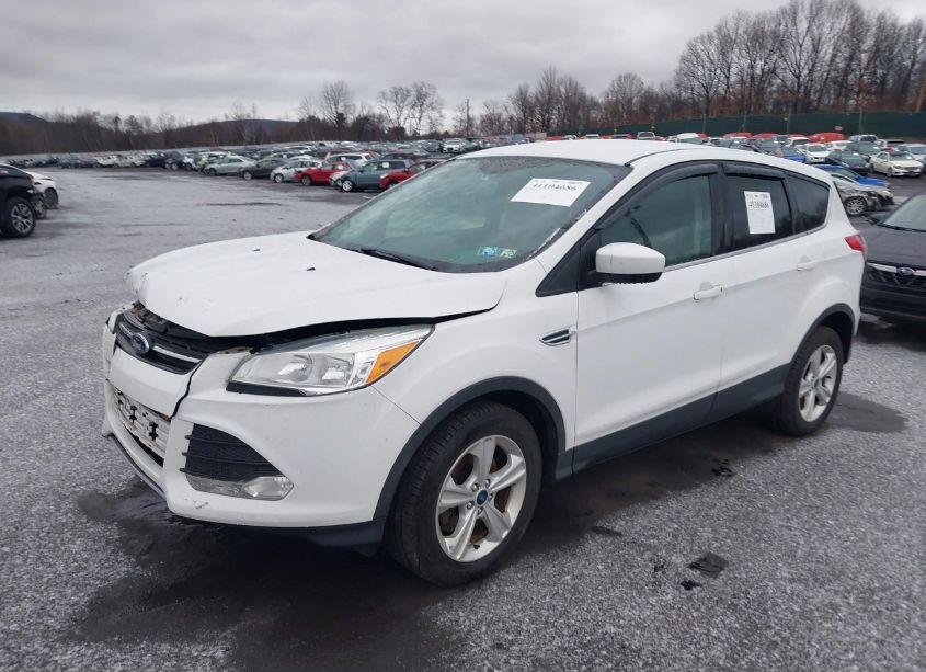 Photo 2 of 2016 Ford Escape SE (VIN 1FMCU9GX0GUB78756)