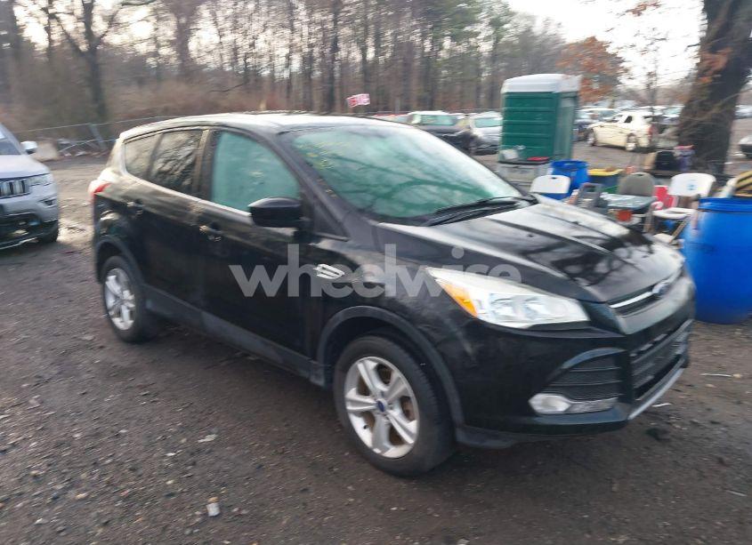 2016 Ford Escape SE (VIN 1FMCU9GX0GUB86260) main photo