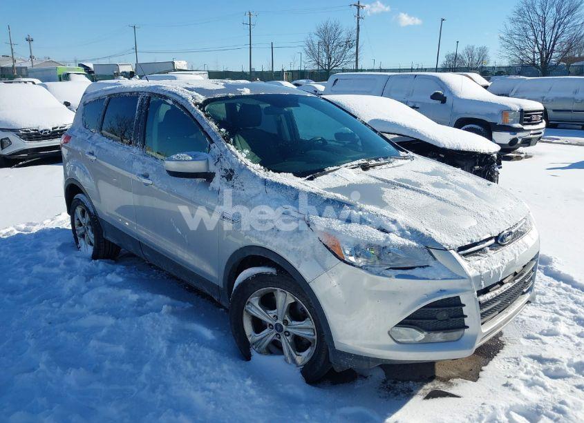 2016 Ford Escape SE (VIN 1FMCU9GX0GUB87540) main photo