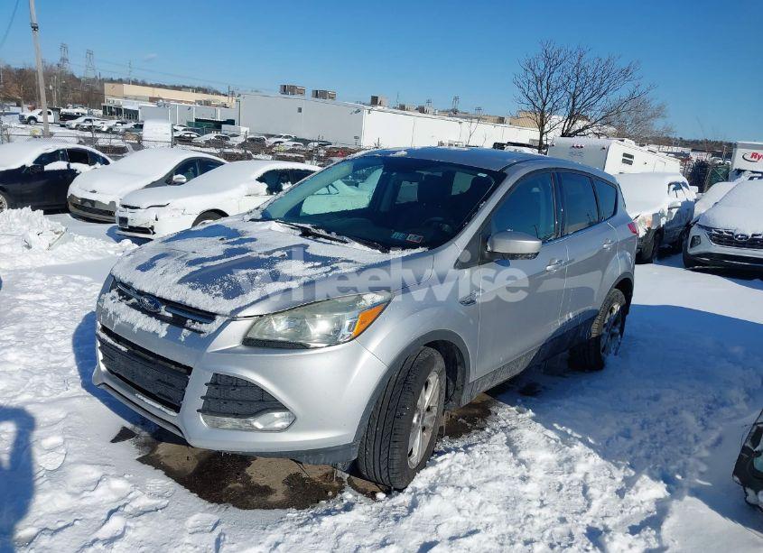 Photo 2 of 2016 Ford Escape SE (VIN 1FMCU9GX0GUB87540)
