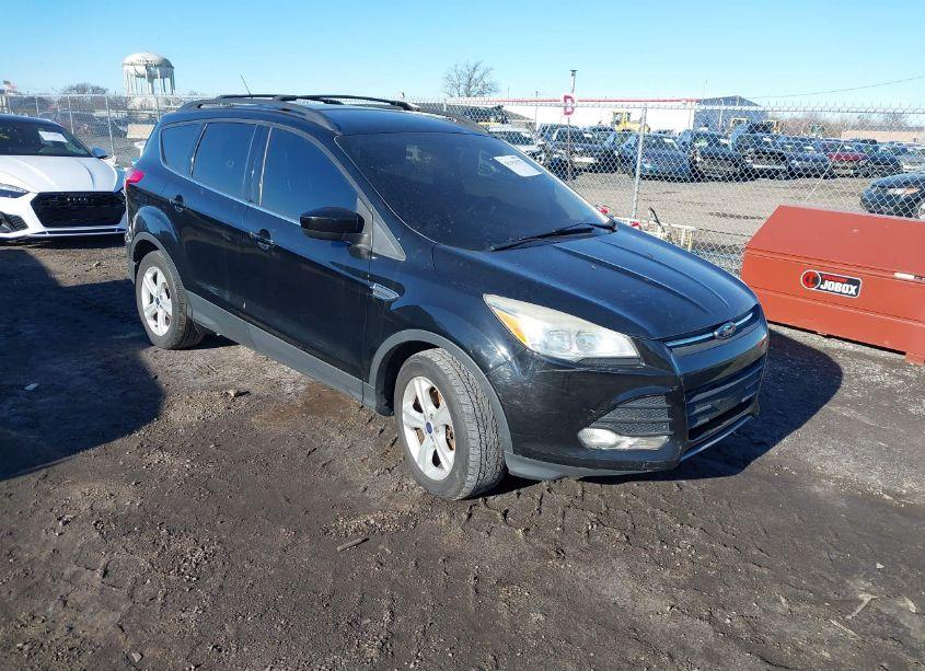 2016 Ford Escape SE (VIN 1FMCU9GX0GUC13733) main photo