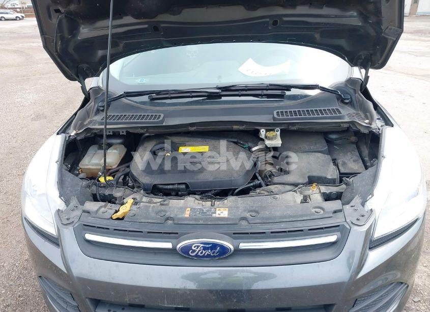 Photo 10 of 2016 Ford Escape SE (VIN 1FMCU9GX0GUC21749)