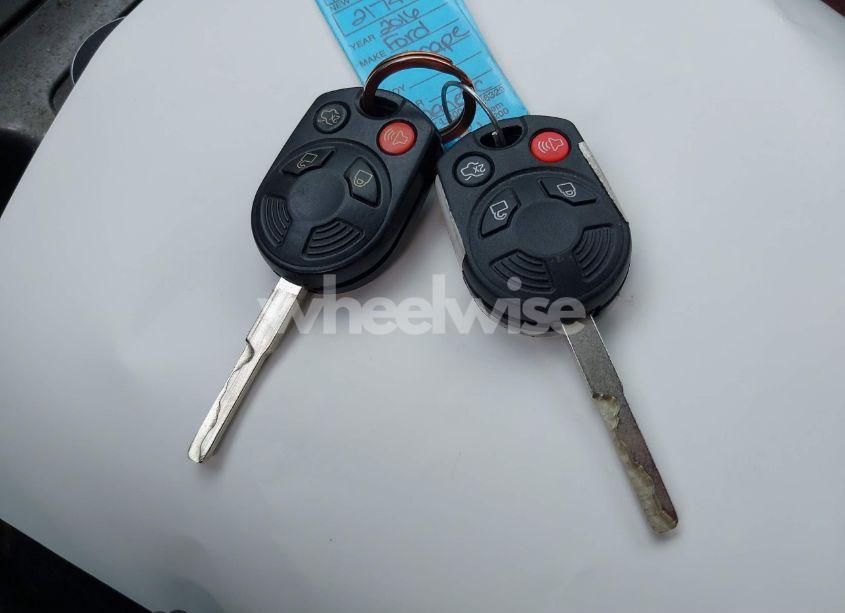 Photo 11 of 2016 Ford Escape SE (VIN 1FMCU9GX0GUC21749)