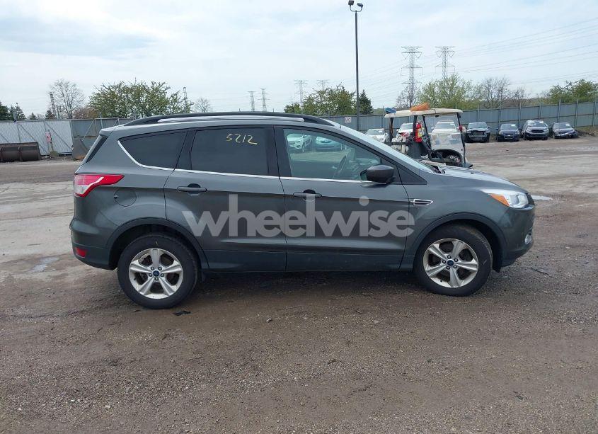 Photo 13 of 2016 Ford Escape SE (VIN 1FMCU9GX0GUC21749)